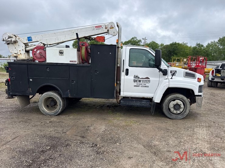 2003-gmc-c5500-service-truck-image-2