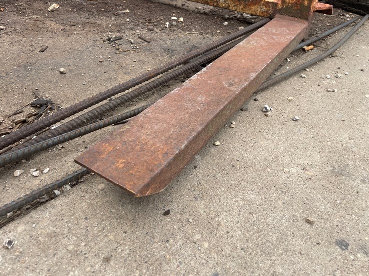 #6024-•-pallet-forks-image-2