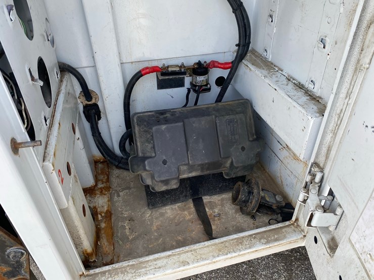 2019-ford-f-450-service-truck-image-26