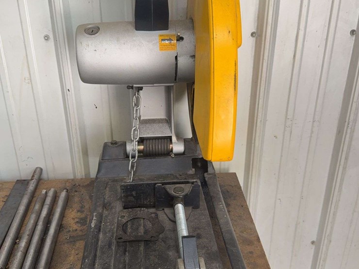 dewalt-dw870-14-inch-chop-saw-image-3