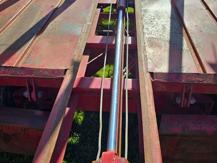 new-holland-stackliner-1034-image-6