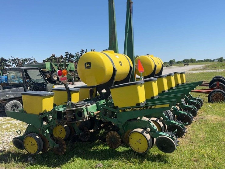 john-deere-7200-image-6