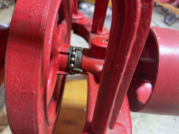 maple-leaf-jr.-grain-grinder-image-14