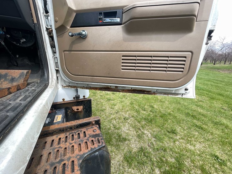 #4157-•-2000-gmc-c7500-(has-wi,-title)-image-115