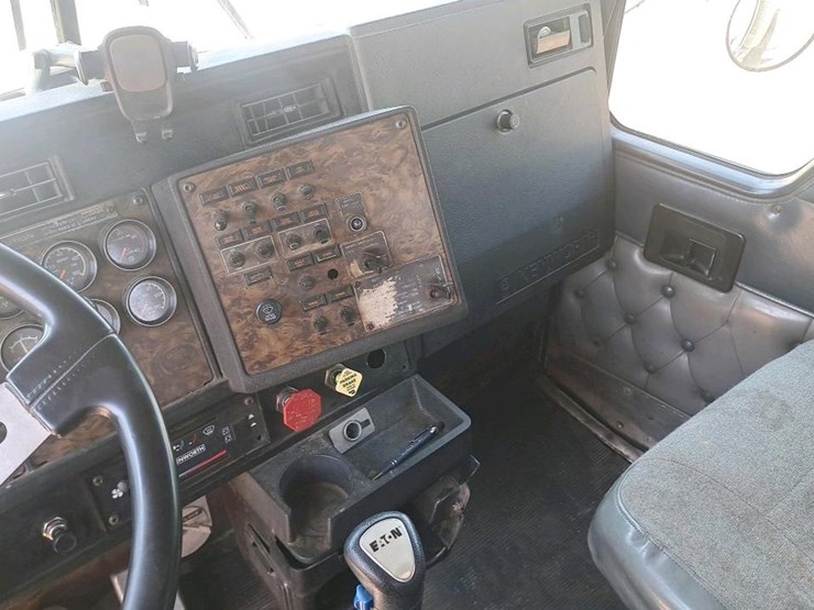 1997-kenworth-t800-image-15