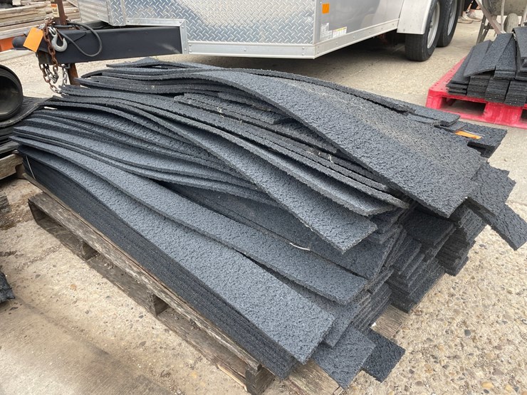 #6054-•-pallet-of-concrete-felt-image-3