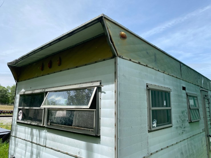 1952-cadillac-camper-rv-image-8