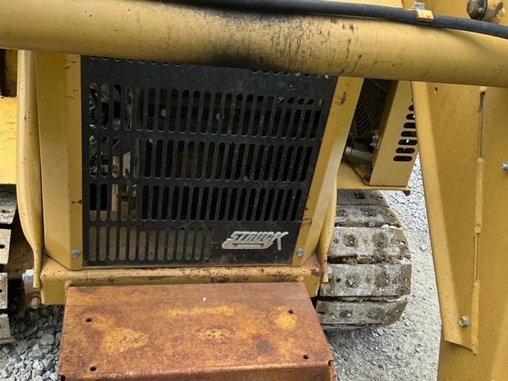 #121-•-2014-magnatrac-mh-7000-crawler-loader-image-42