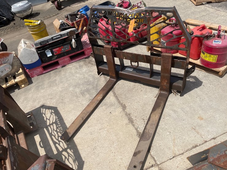 #6021-•-2017-paladin-pallet-forks-image-2