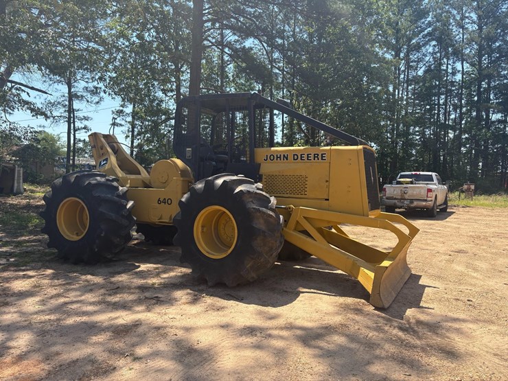 1983-john-deere-640-image-10