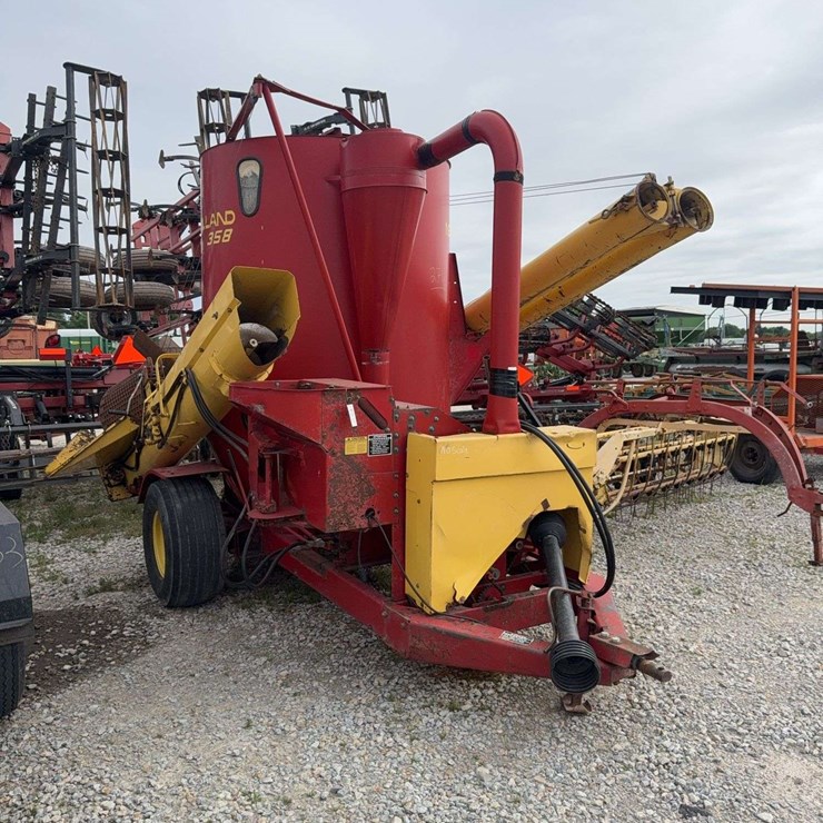 NEW HOLLAND 358