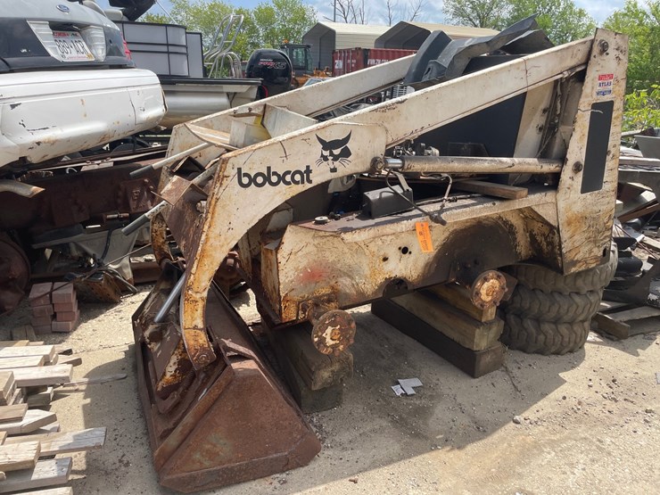 #6012-•-bobcat-skidsteer-body-image-1