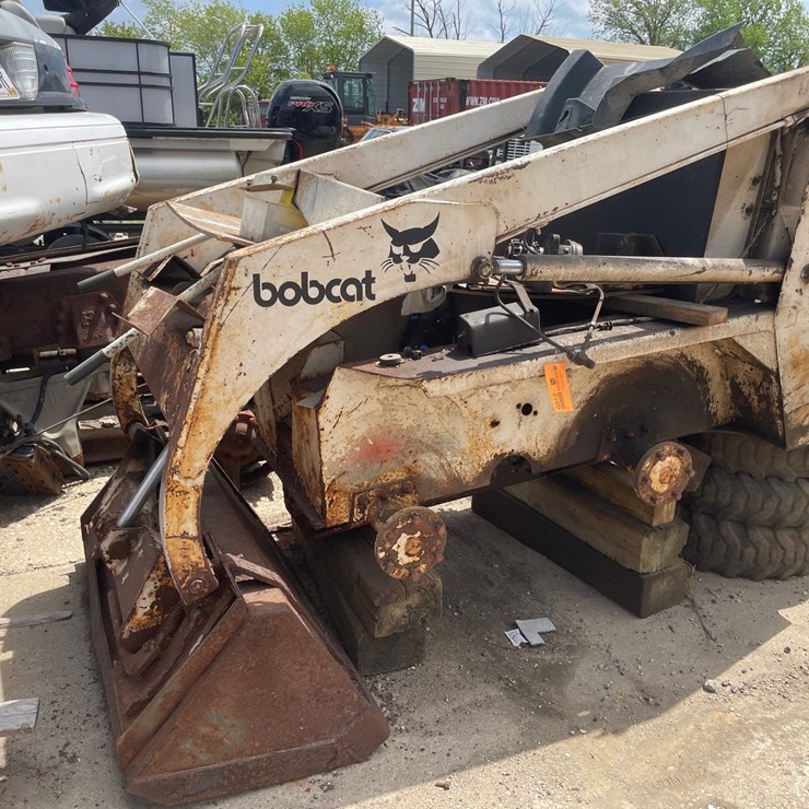 #6012 • BOBCAT Skidsteer Body