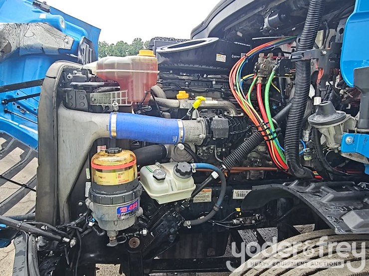 2019-freightliner-cascadia-116-image-9