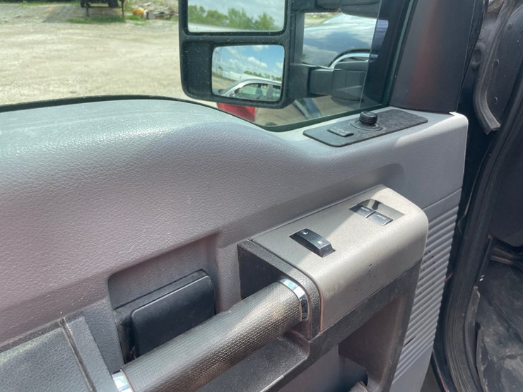 2015-ford-f250-xlt-image-29