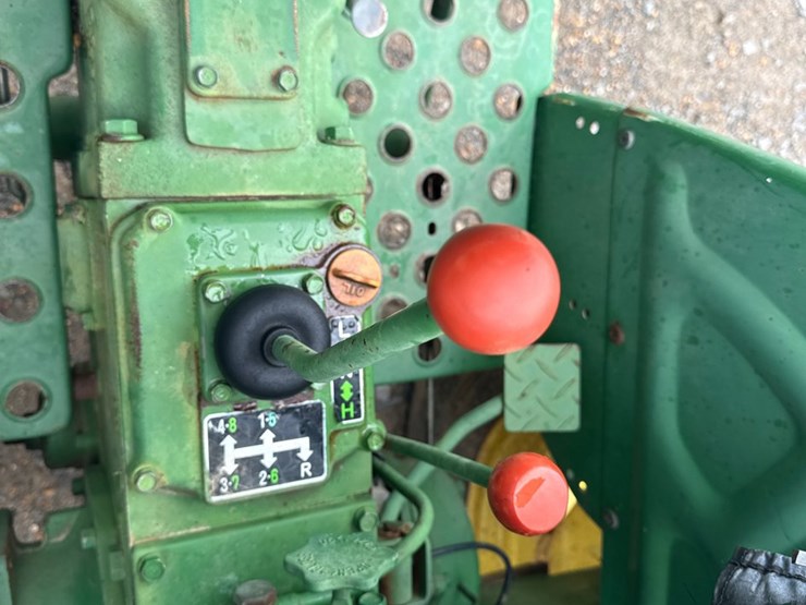 john-deere-850-image-22