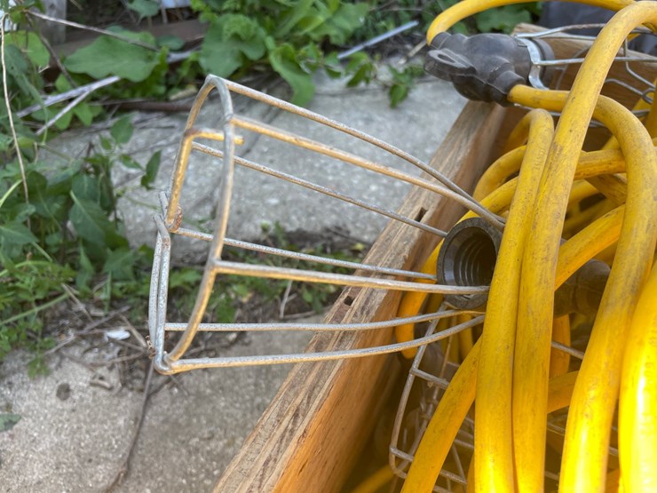 #6086-•-extension-cord-trouble-lights-and-tarp-image-3
