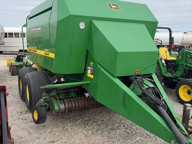 john-deere-100-image-3