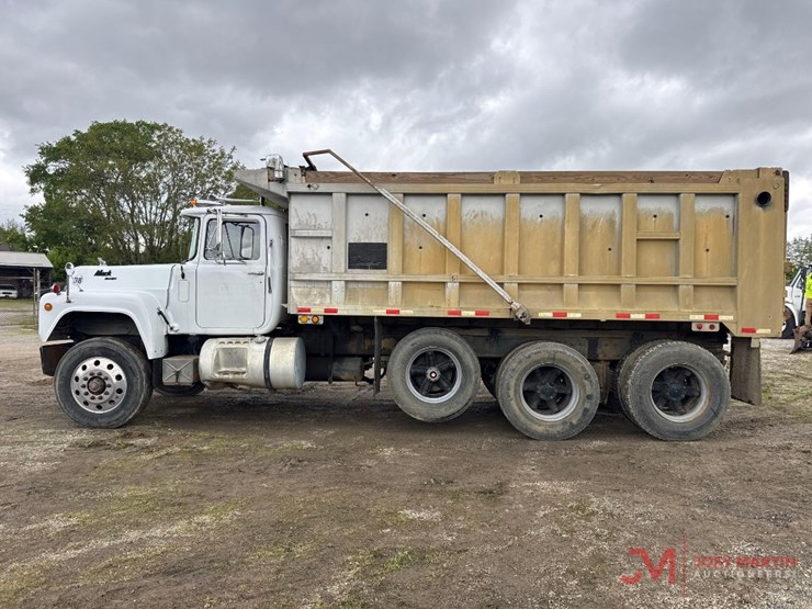 1988-mack-rd688s-image-5
