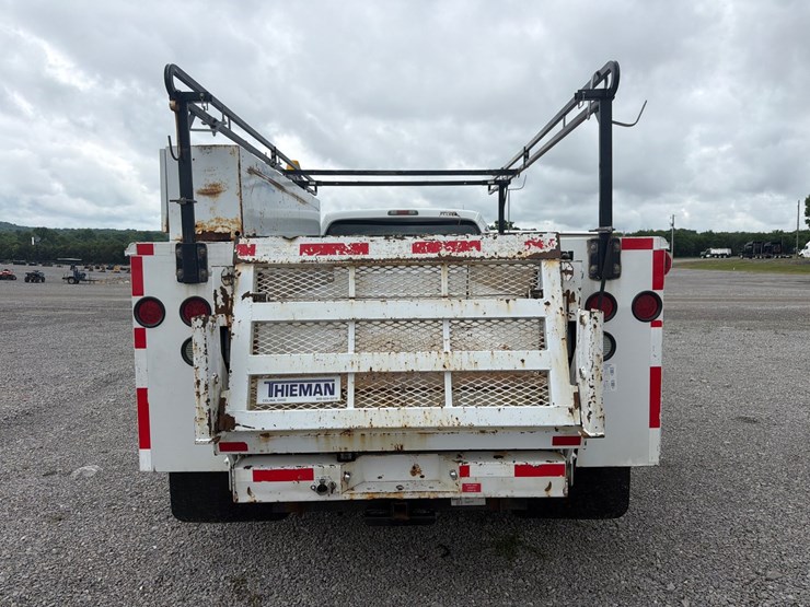 ford-f350-xl-image-5