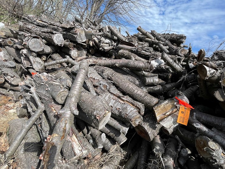 #5516-•-door-county-cherry-wood-image-3