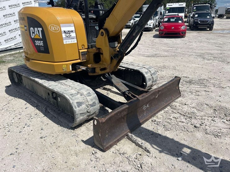 caterpillar-305e-mini-excavator-image-16