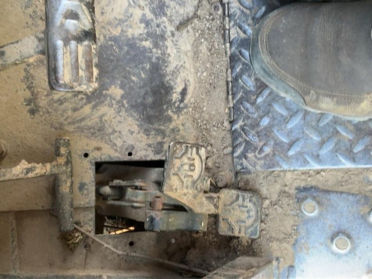 1990-john-deere-640d-image-29