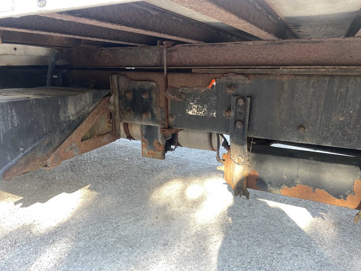 #4198-•-2005-sterling-box-truck-image-33