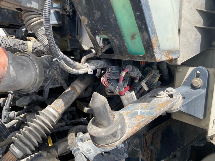 2014-kenworth-t400-single-axle-day-cab-semi-tractor-image-31