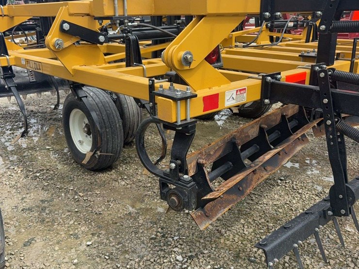 2016-landoll-875-21-image-10
