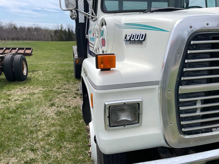 ford-l7000-image-36