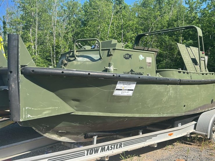 #190-•-1962-mk2-military-bridge-push-boat-image-1