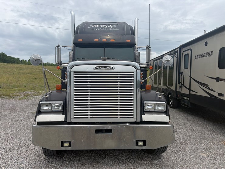 freightliner-fl112-image-2