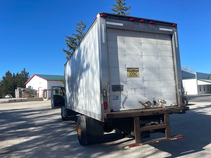 #4198-•-2005-sterling-box-truck-image-7