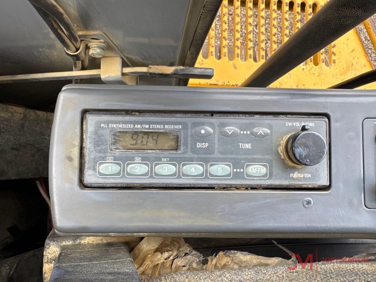2001-deere-450-lc-image-32