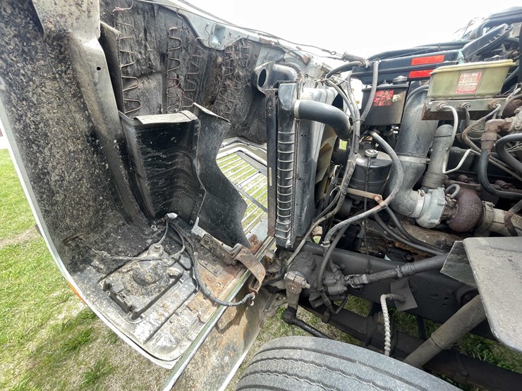 ford-l7000-image-78