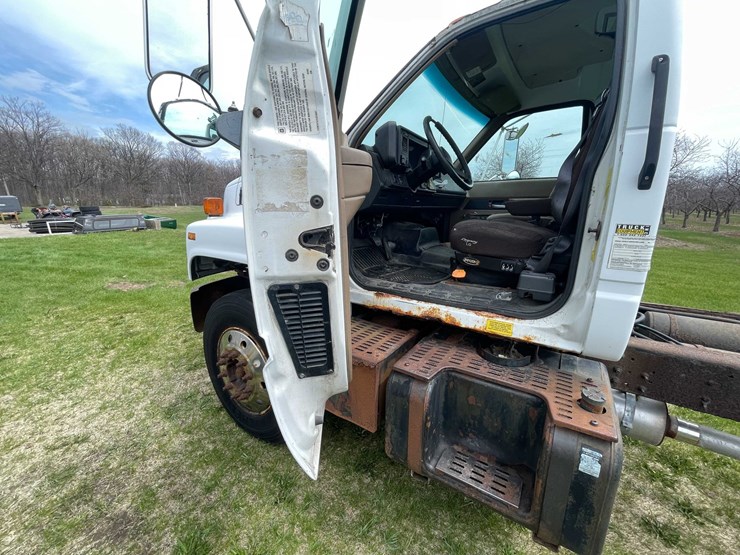 #4157-•-2000-gmc-c7500-(has-wi,-title)-image-77
