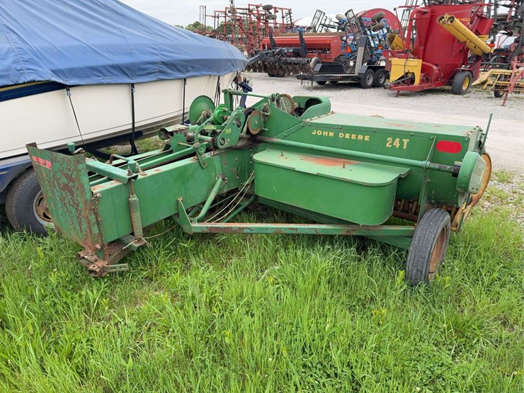 john-deere-24t-image-7