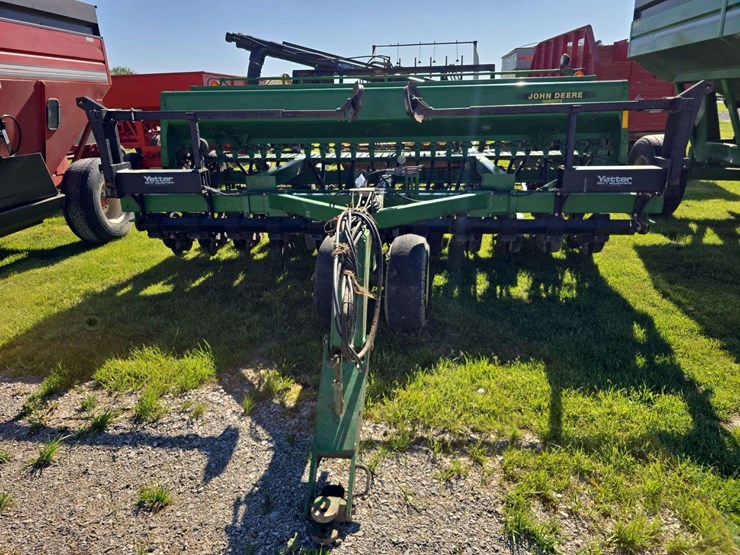 john-deere-750-image-2