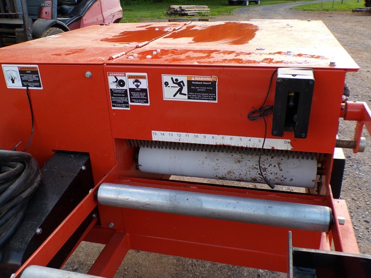 #179-•-2020-wood-mizer-eg200-twin-blade-edger-image-30
