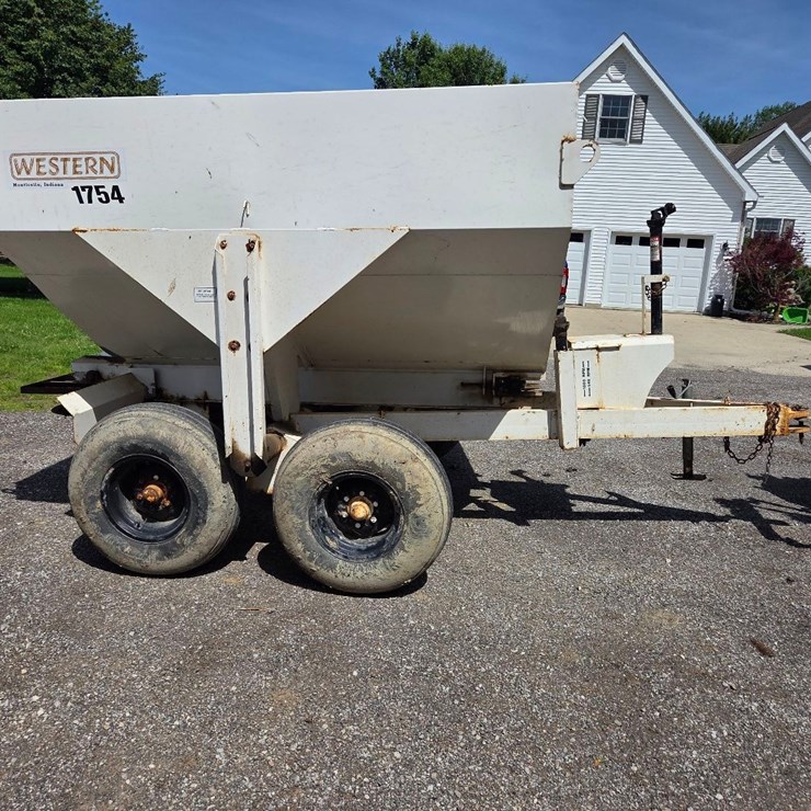 Western 5 ton dry fertilizer spreader