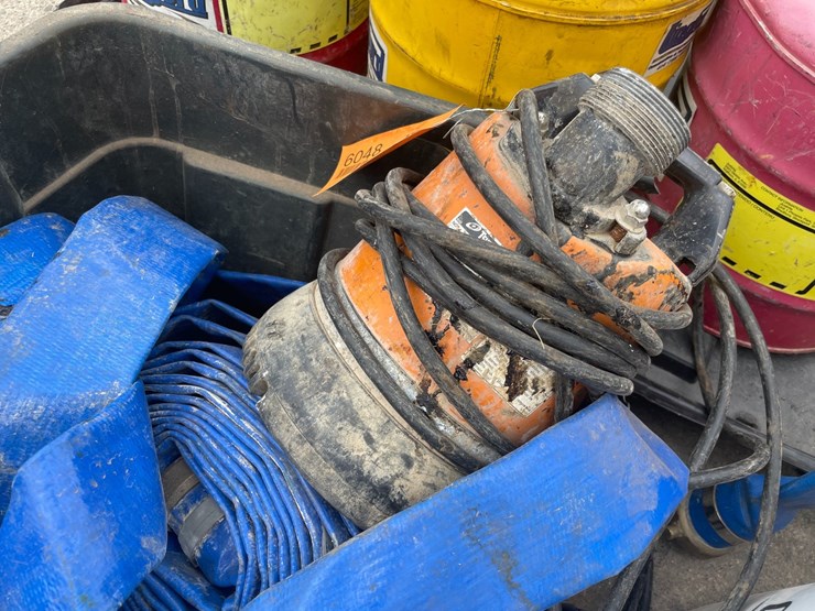 #6048-•-tsunami-sump-pump-and-water-hoses-image-5