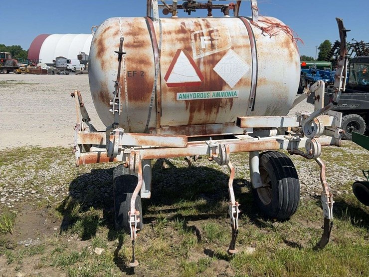 6-row-pull-type-anhydrous-applicator-image-3
