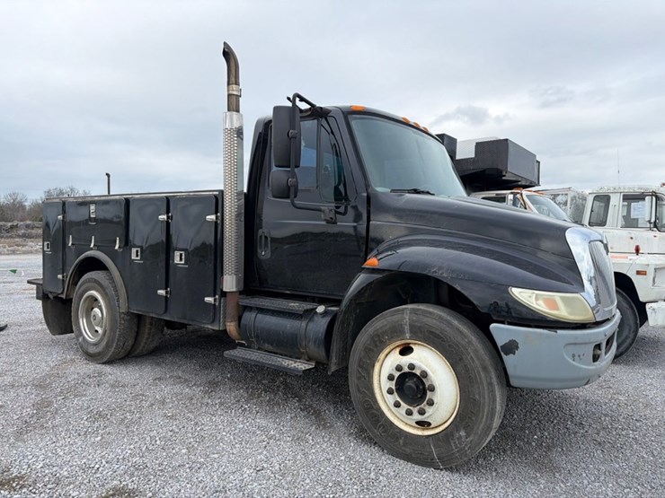 2005-international-durastar-4200-image-2
