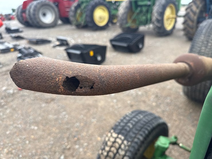 john-deere-850-image-25