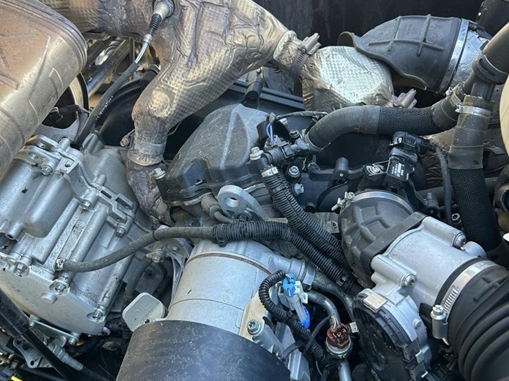 2021-can-am-defender-limited-cab-hd10-image-31