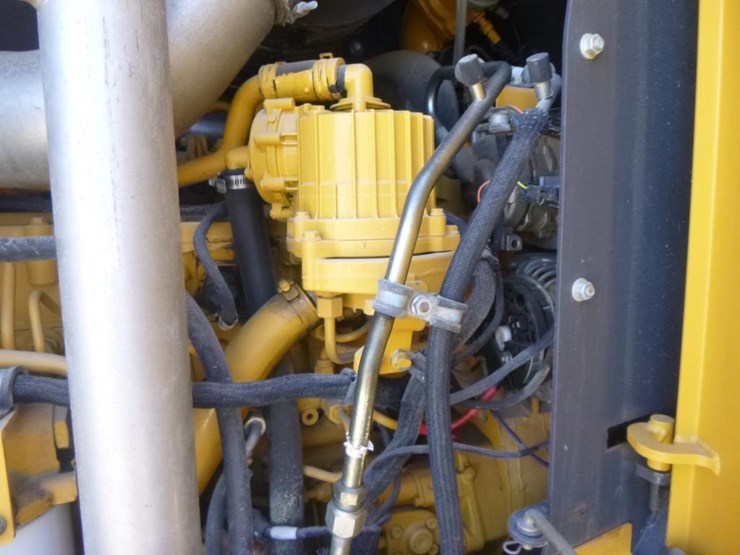 2013-deere-872gp-image-52