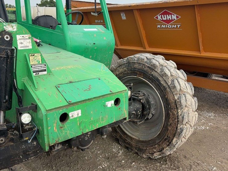 2014-jlg-6036-image-5