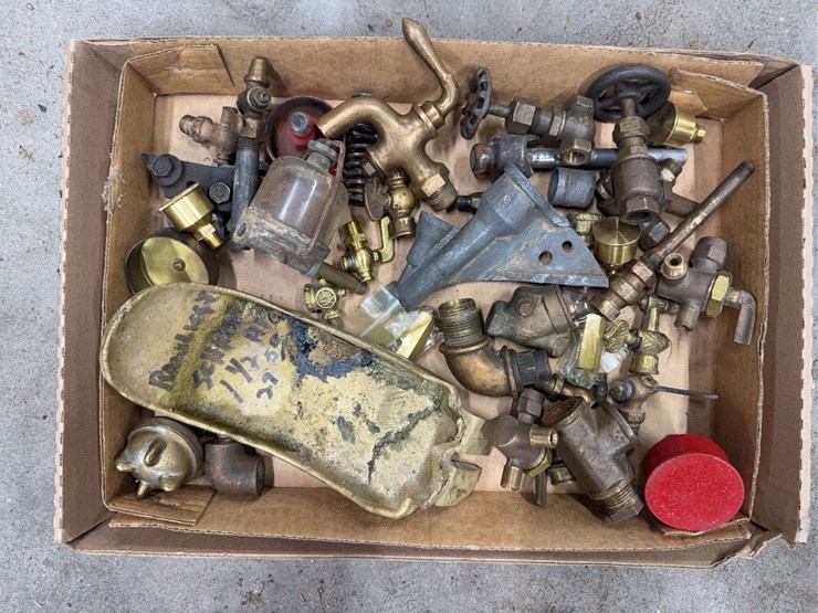 mixed-assorted-metal-fittings-and-fixtures-image-1