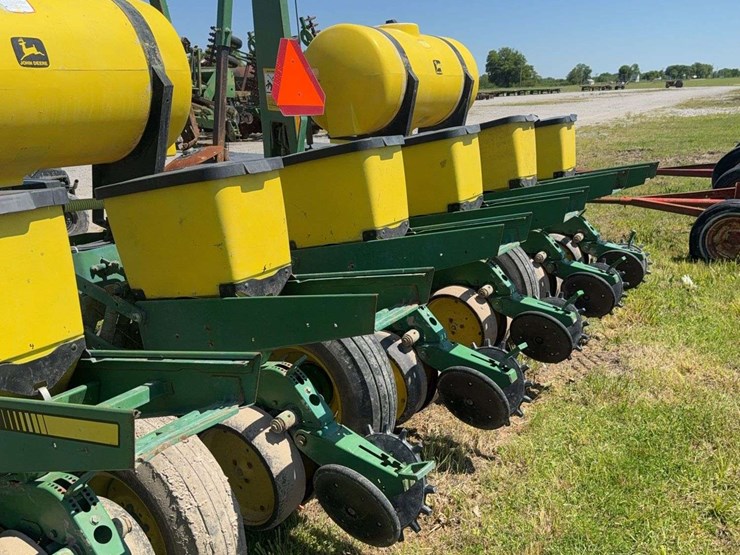 john-deere-7200-image-8